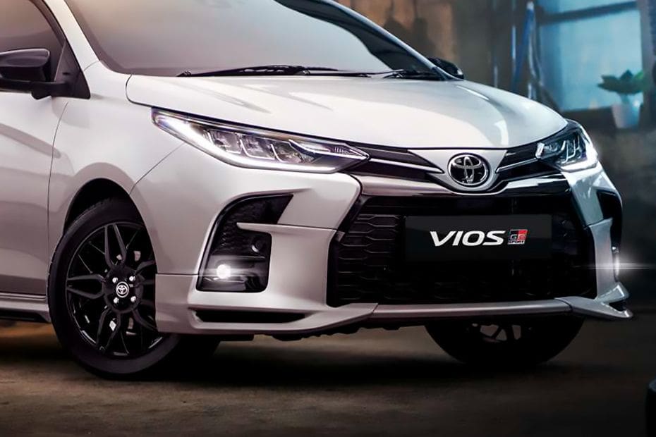 Hãy so sánh Toyota Vios 2024 với các đối thủ cùng phân khúc, điểm mạnh và điểm yếu của mẫu xe này như thế nào? 5